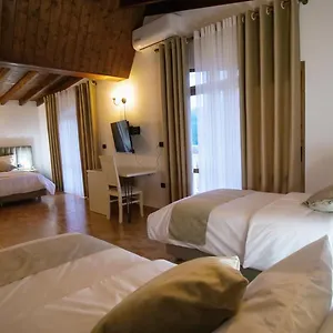 vila-malasi.albaniahotels.org/